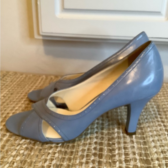 Light Blue Leather Pumps Size 7M - Picture 5 of 9